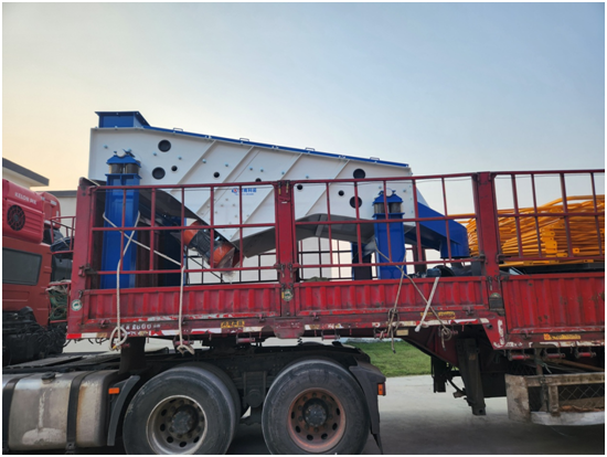 直線(xiàn)篩、方形搖擺篩發(fā)貨